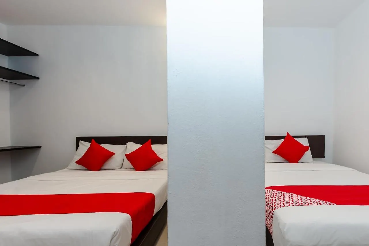 Oyo 1090 Hollitel Hotel Melaka  Malacca