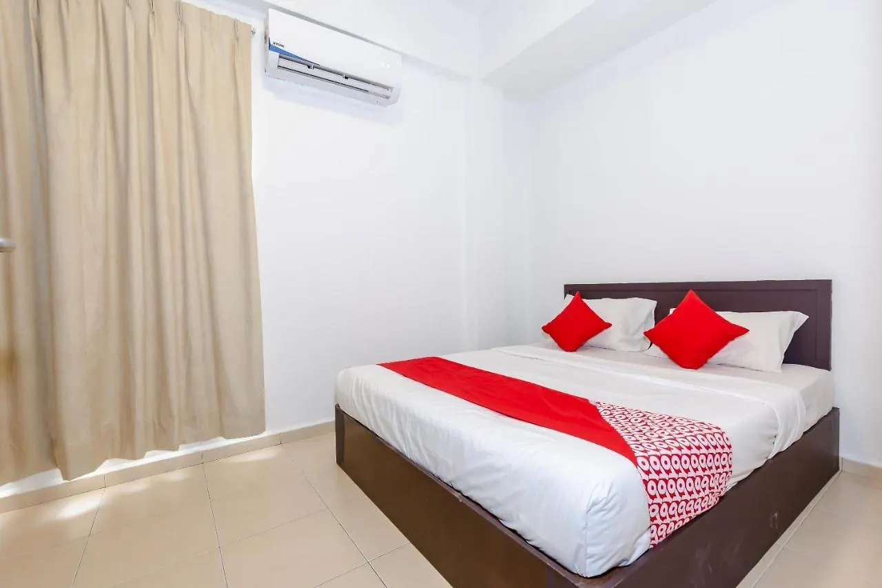 Oyo 1090 Hollitel Hotel Melaka 2*, Malacca