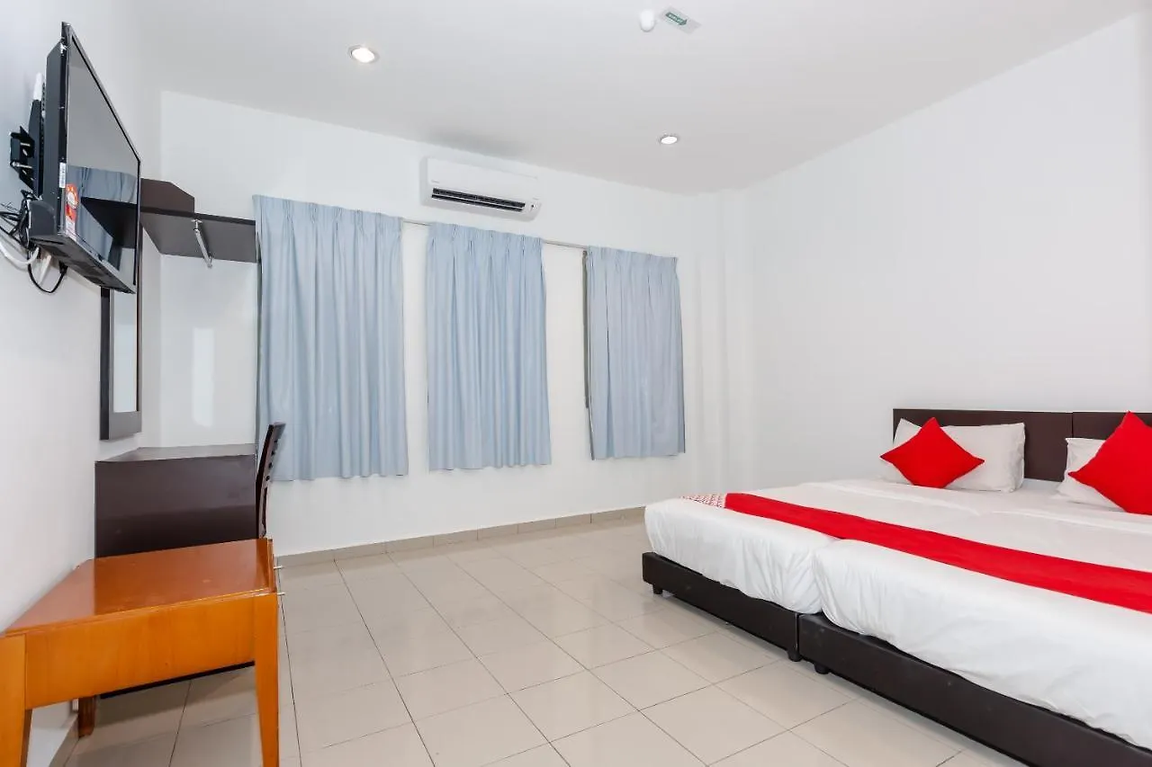 Oyo 1090 Hollitel Hotel Melaka 2*, Malacca מלזיה