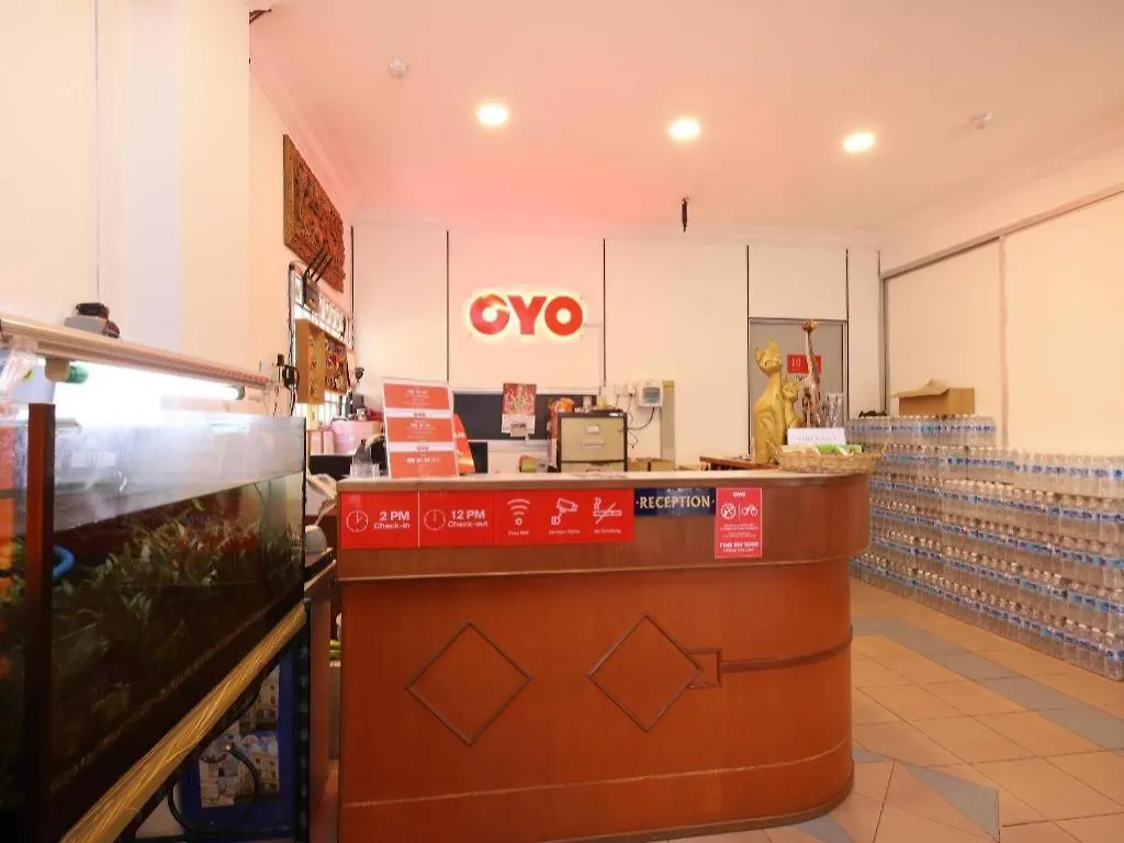 Oyo 1090 Hollitel Hotel Melaka מלזיה