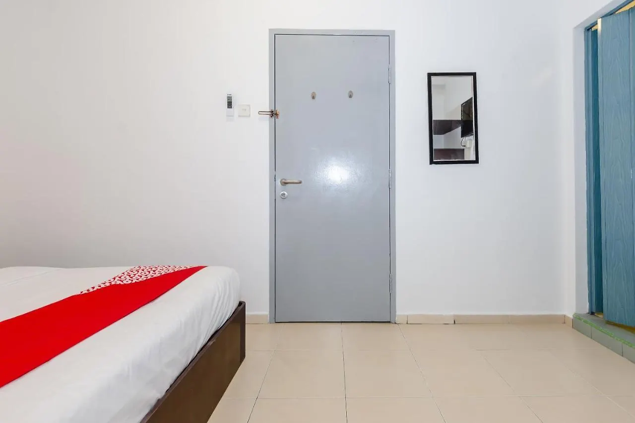 Oyo 1090 Hollitel Hotel Melaka  Malacca