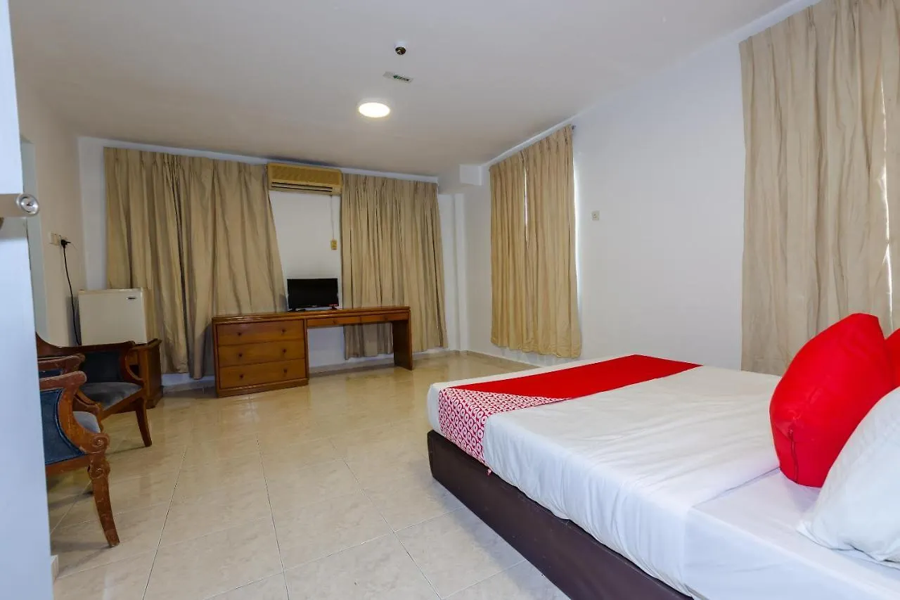 Oyo 1090 Hollitel Hotel Melaka Malajsie