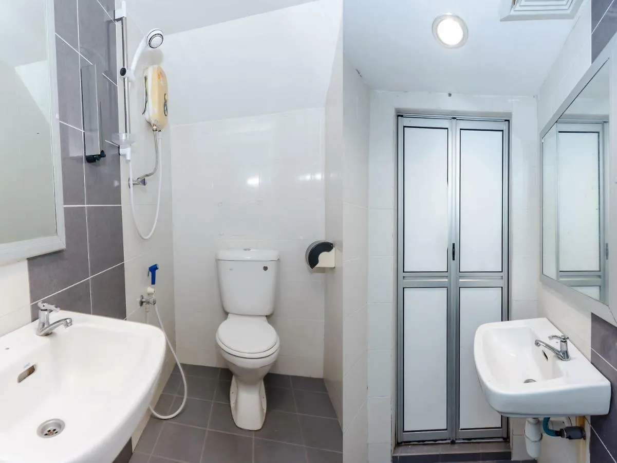 Oyo 1090 Hollitel Hotel Melaka  Malacca