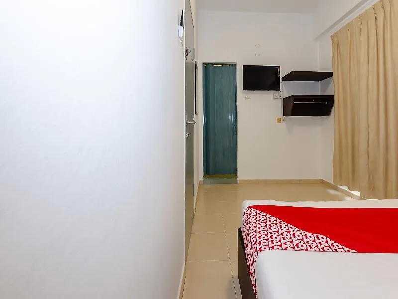 Oyo 1090 Hollitel Hotel Melaka Malasia